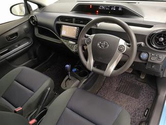 2015 Toyota Aqua - Thumbnail