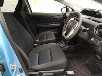 2015 Toyota Aqua - Thumbnail