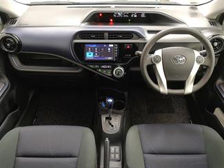 2015 Toyota Aqua - Thumbnail