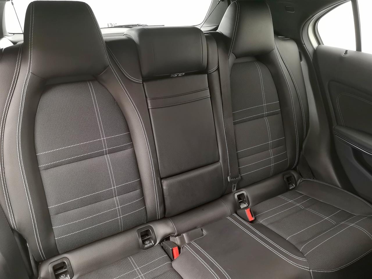 2013 Mercedes-Benz A 180