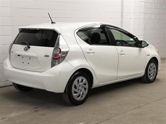 2012 Toyota Aqua - Thumbnail