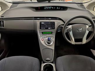 2012 Toyota Prius - Thumbnail