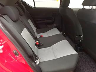 2015 Toyota Aqua - Thumbnail