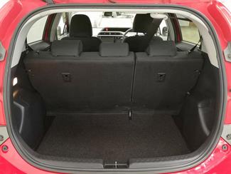 2015 Toyota Aqua - Thumbnail