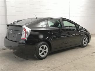 2015 Toyota Prius - Thumbnail