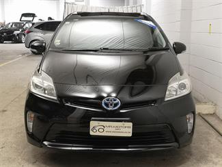 2015 Toyota Prius - Thumbnail