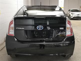 2015 Toyota Prius - Thumbnail