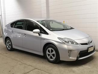 2014 Toyota Prius - Thumbnail