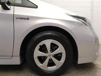 2014 Toyota Prius - Thumbnail
