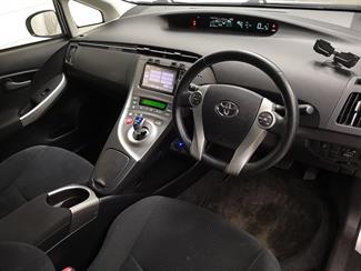 2014 Toyota Prius - Thumbnail