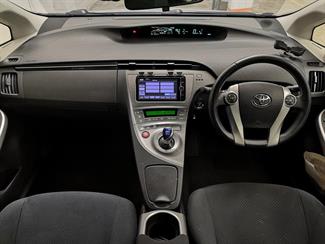2014 Toyota Prius - Thumbnail