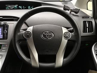 2014 Toyota Prius - Thumbnail