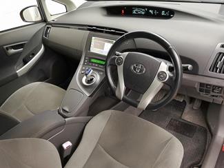 2012 Toyota Prius - Thumbnail