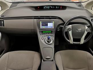 2012 Toyota Prius - Thumbnail