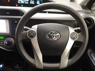 2014 Toyota Aqua - Thumbnail
