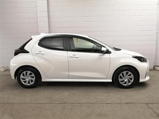 2020 Toyota Yaris - Thumbnail