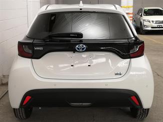 2020 Toyota Yaris - Thumbnail