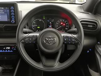 2020 Toyota Yaris - Thumbnail