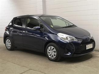 2017 Toyota Vitz - Thumbnail