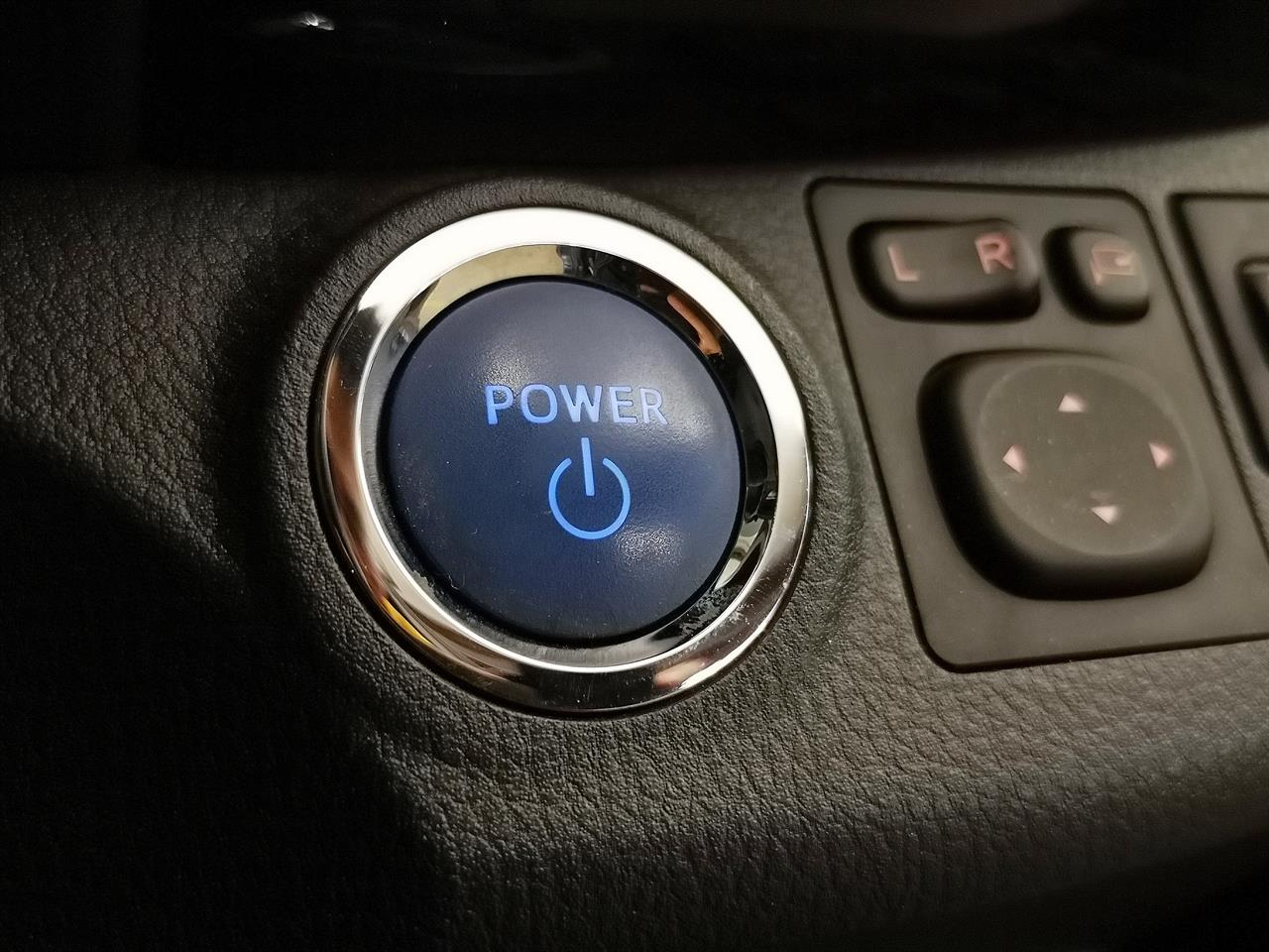 2017 Toyota Vitz