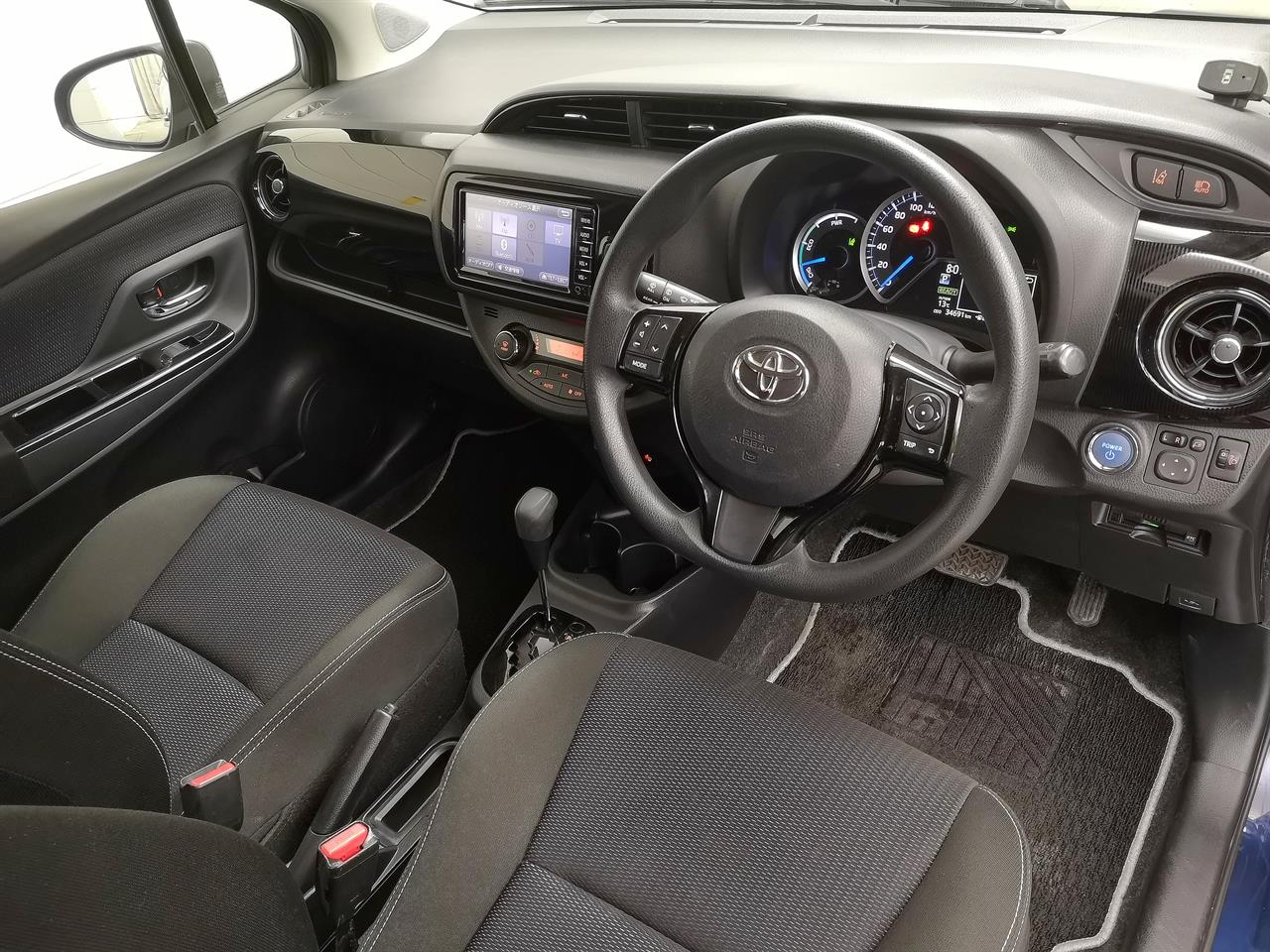 2017 Toyota Vitz