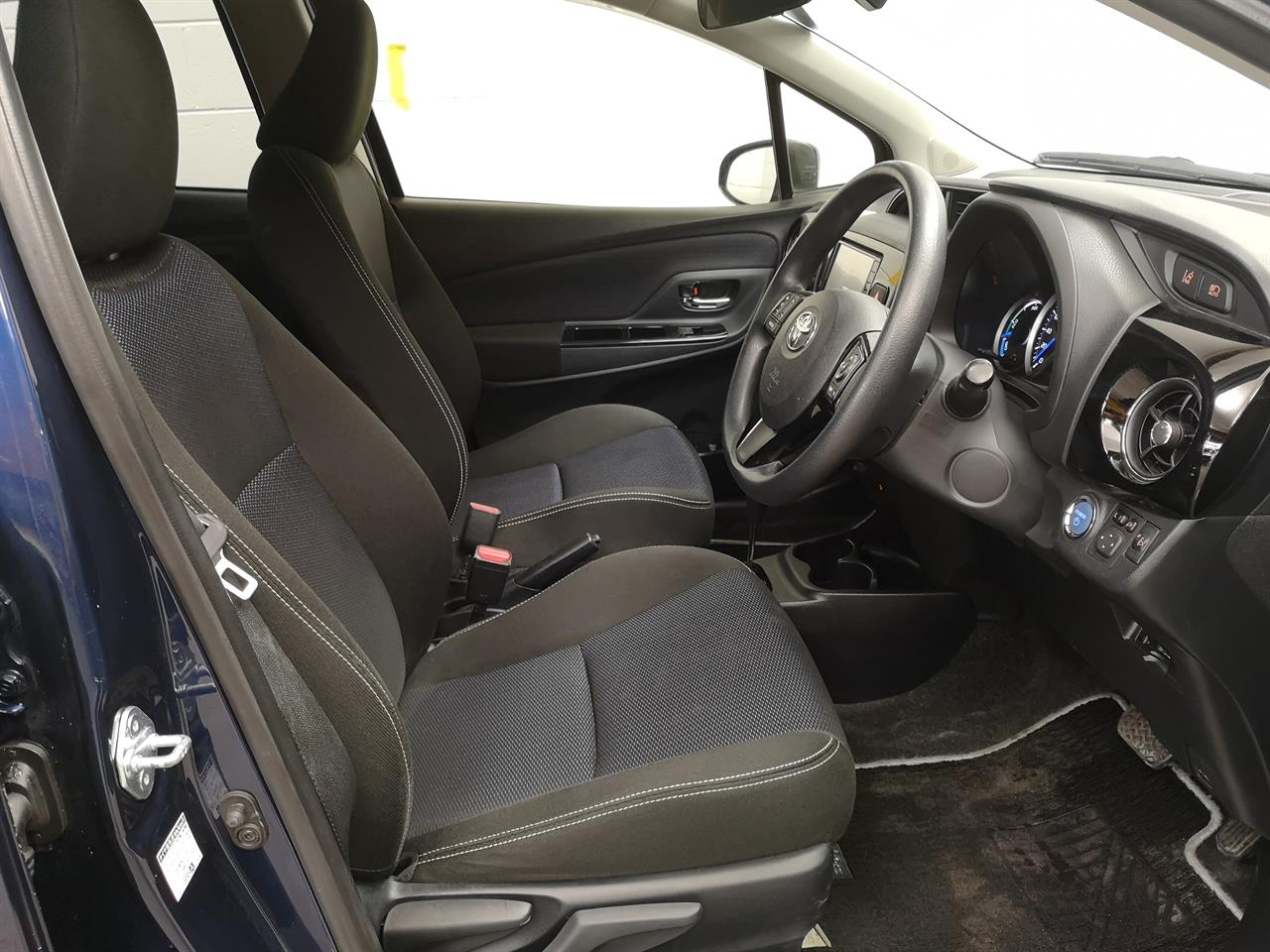 2017 Toyota Vitz