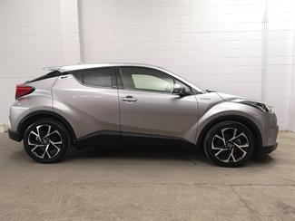 2017 Toyota C-HR - Thumbnail