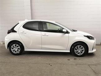 2023 Toyota Yaris - Thumbnail