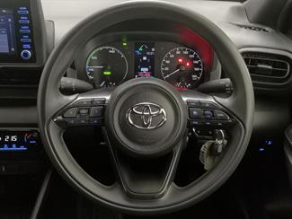 2023 Toyota Yaris - Thumbnail