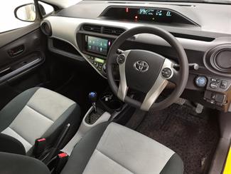 2013 Toyota Aqua - Thumbnail