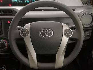 2013 Toyota Aqua - Thumbnail