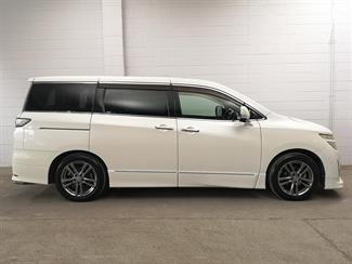 2012 Nissan Elgrand - Thumbnail