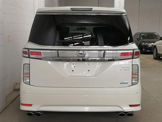 2012 Nissan Elgrand - Thumbnail