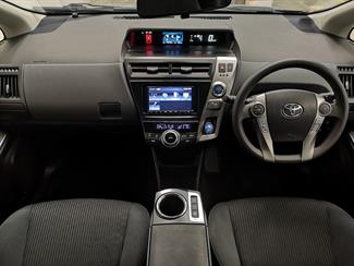 2020 Toyota Prius - Thumbnail