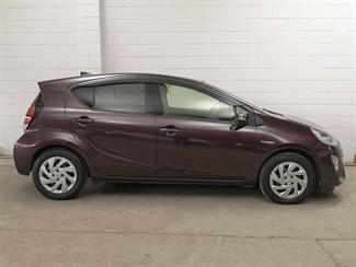 2015 Toyota Aqua - Thumbnail