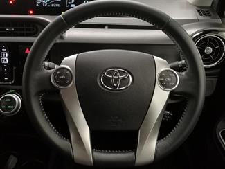 2015 Toyota Aqua - Thumbnail