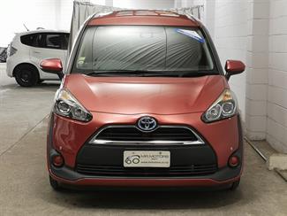 2015 Toyota Sienta - Thumbnail