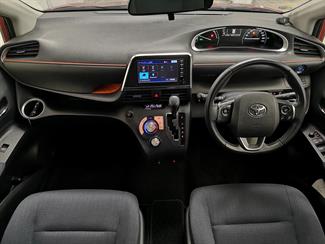 2015 Toyota Sienta - Thumbnail