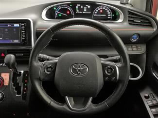 2015 Toyota Sienta - Thumbnail