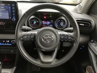 2020 Toyota Yaris - Thumbnail