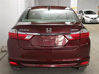 2015 Honda Grace - Thumbnail