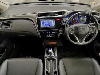 2015 Honda Grace - Thumbnail