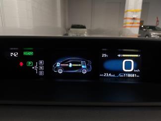 2017 Toyota Prius - Thumbnail