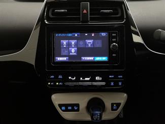 2017 Toyota Prius - Thumbnail
