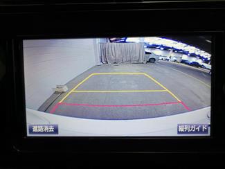 2017 Toyota Prius - Thumbnail