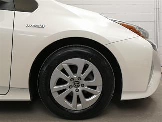 2017 Toyota Prius - Thumbnail