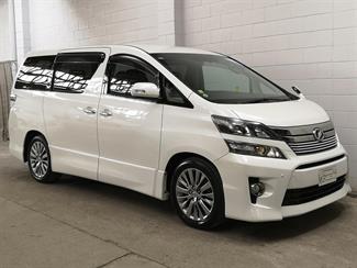 2013 Toyota Alphard - Thumbnail