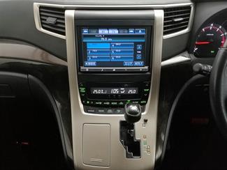 2013 Toyota Alphard - Thumbnail