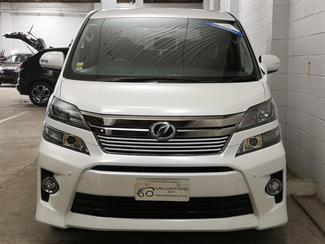2013 Toyota Alphard - Thumbnail