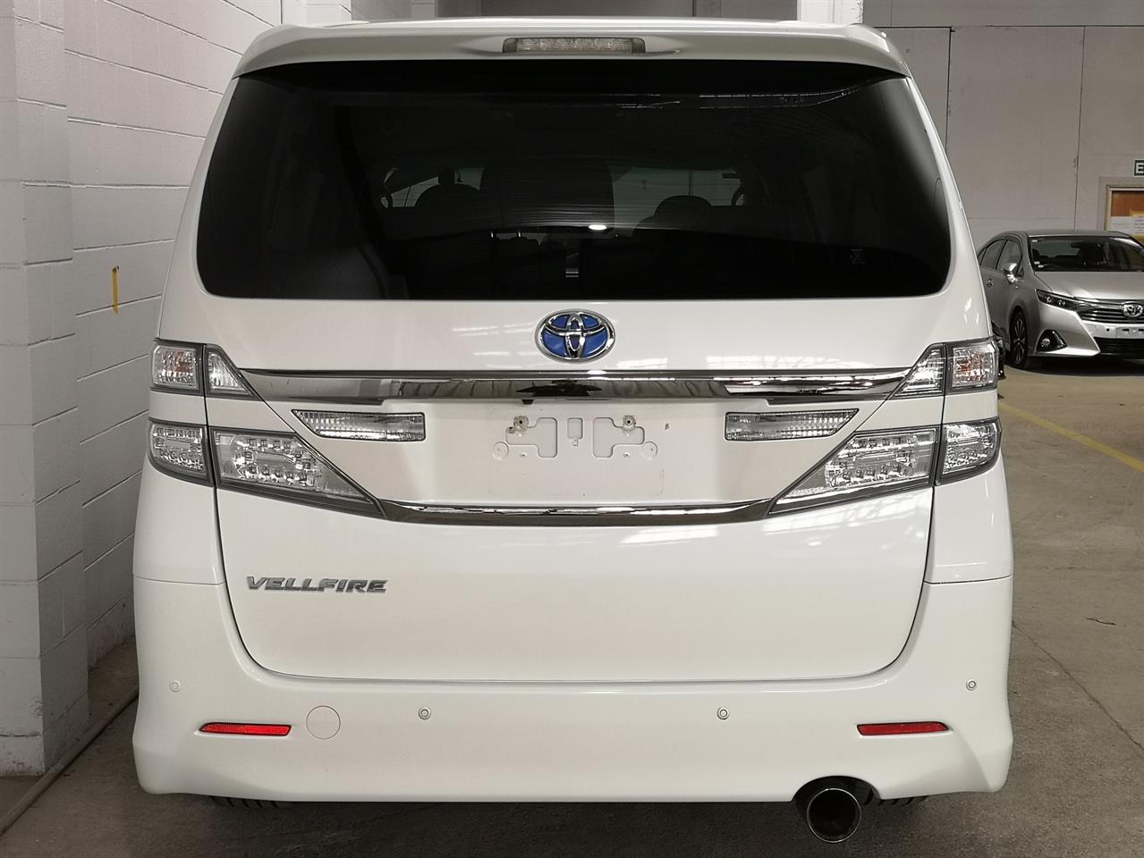2013 Toyota Alphard
